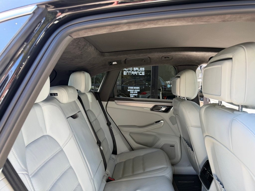 Used 2016 Porsche Macan Turbo AWD/4WD image 96