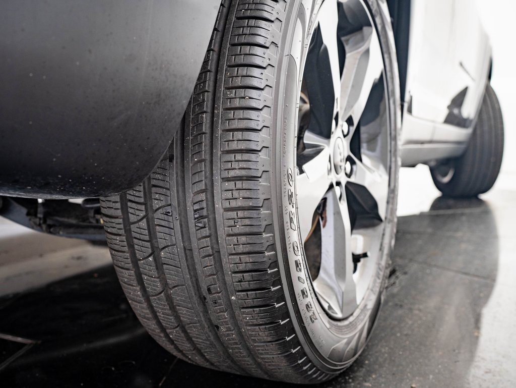 Used 2024 Jeep Grand Cherokee Limited w/ Luxury Tech Group II image 40