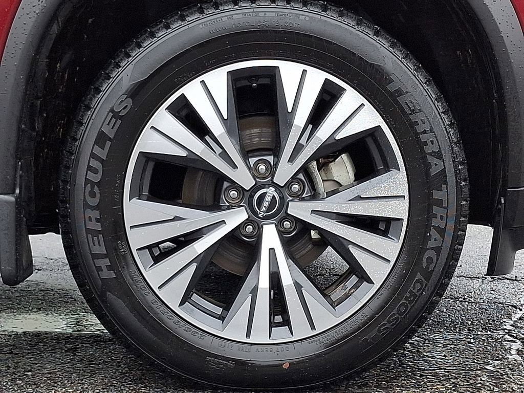 Used 2023 Nissan Rogue SV image 8