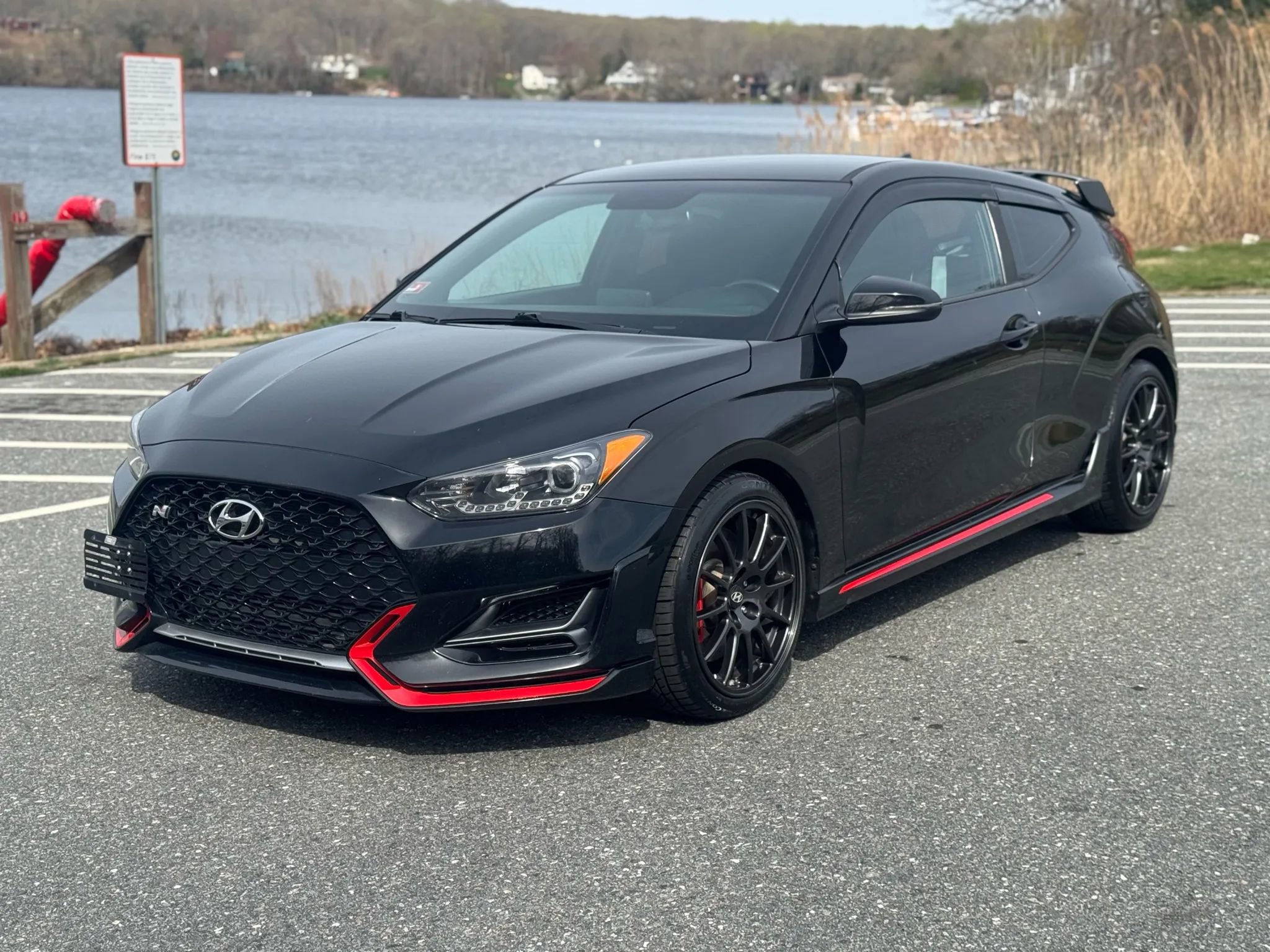 Used 2019 Hyundai Veloster N N w/ Performance Package image 2