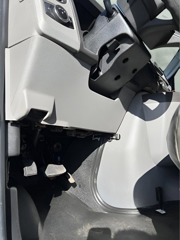 Used 2024 Ford E-450 and Econoline 450 Super Duty w/ Power Windows & Locks Group image 11