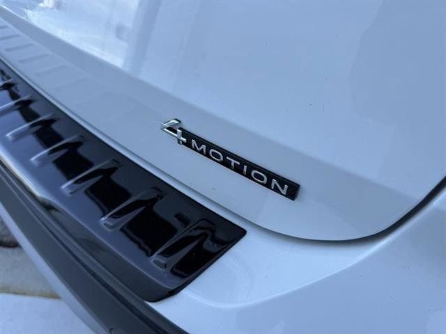 New 2025 Volkswagen Taos SEL image 13