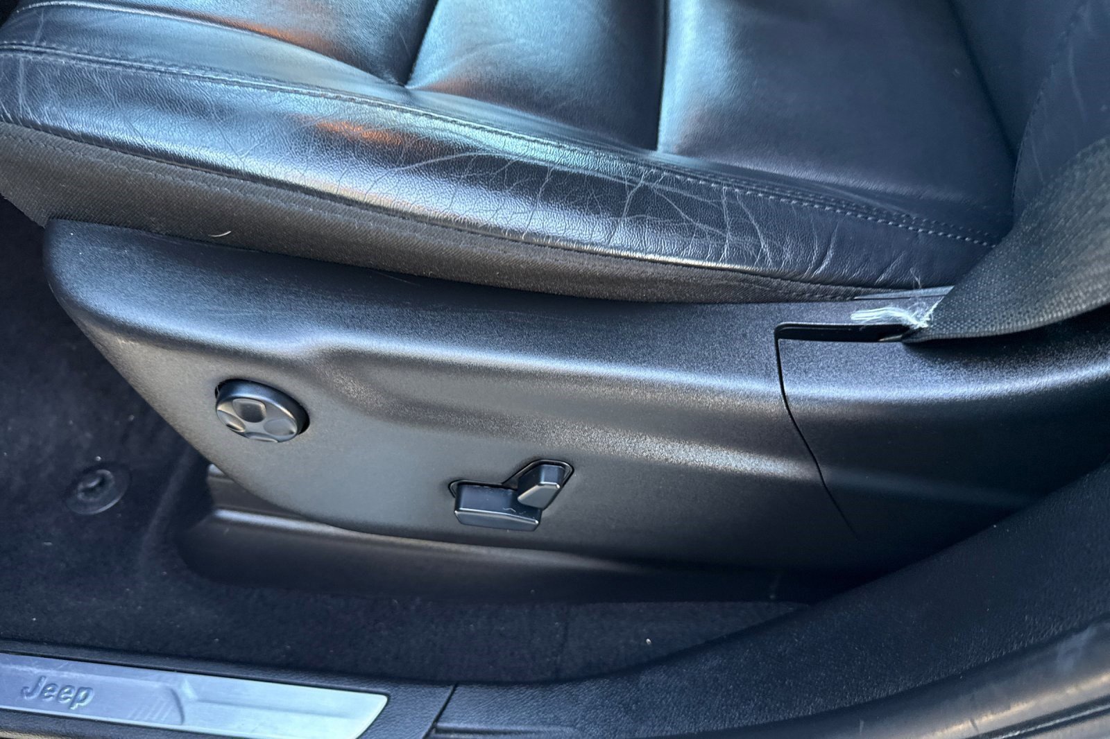 Used 2019 Jeep Grand Cherokee Limited image 13