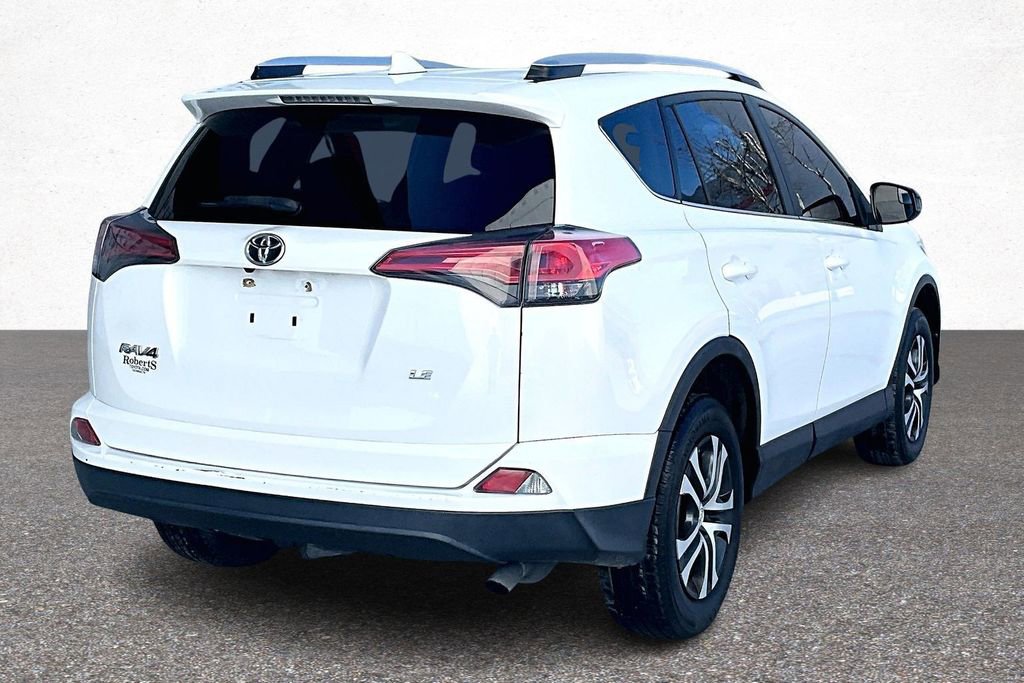 Used 2017 Toyota RAV4 LE image 7