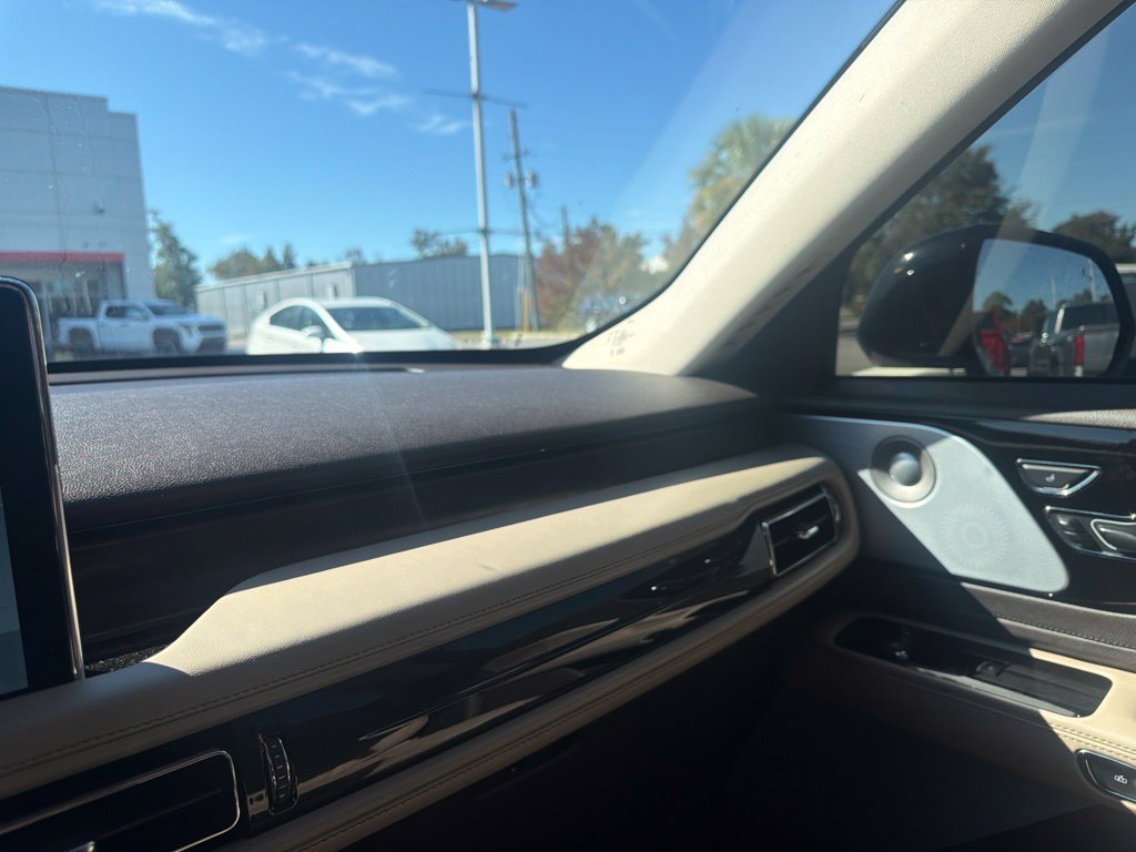 Used 2021 Lincoln Aviator Reserve w/ Equipment Group 201A RWD image 20