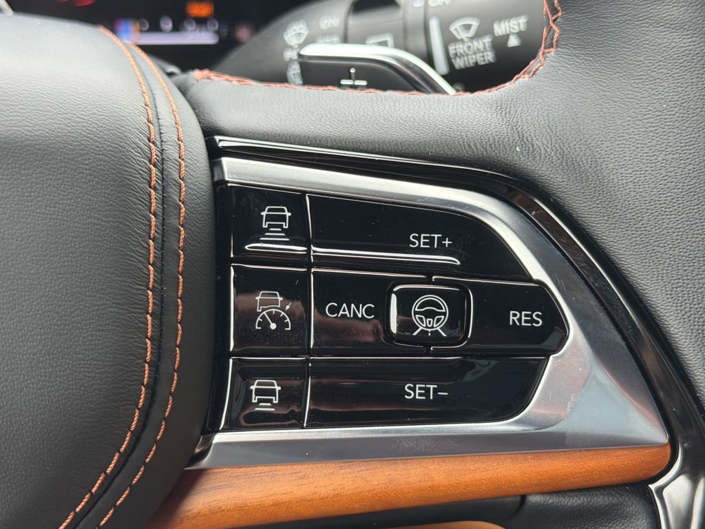 Used 2025 Jeep Grand Cherokee Summit image 36