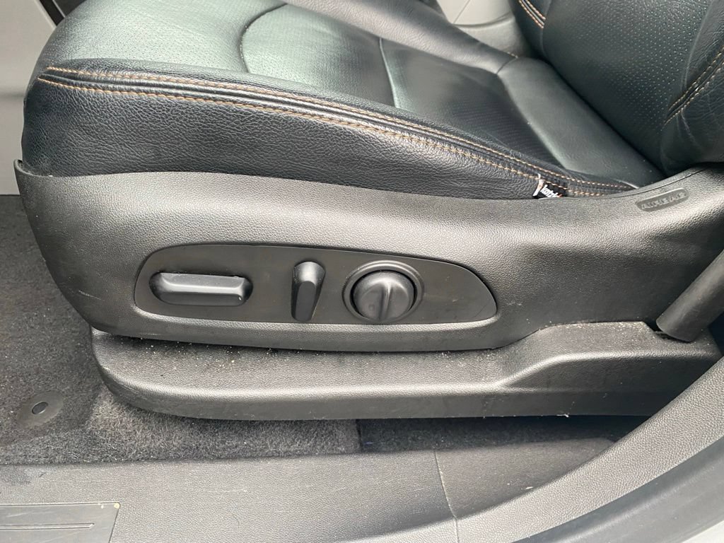 Used 2020 GMC Terrain SLE w/ Driver Convenience Package FWD image 16