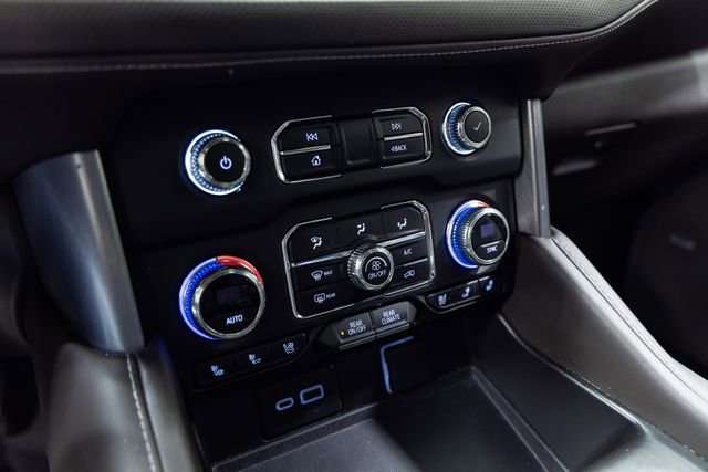 Used 2023 GMC Yukon XL SLT w/ SLT Luxury Package image 19
