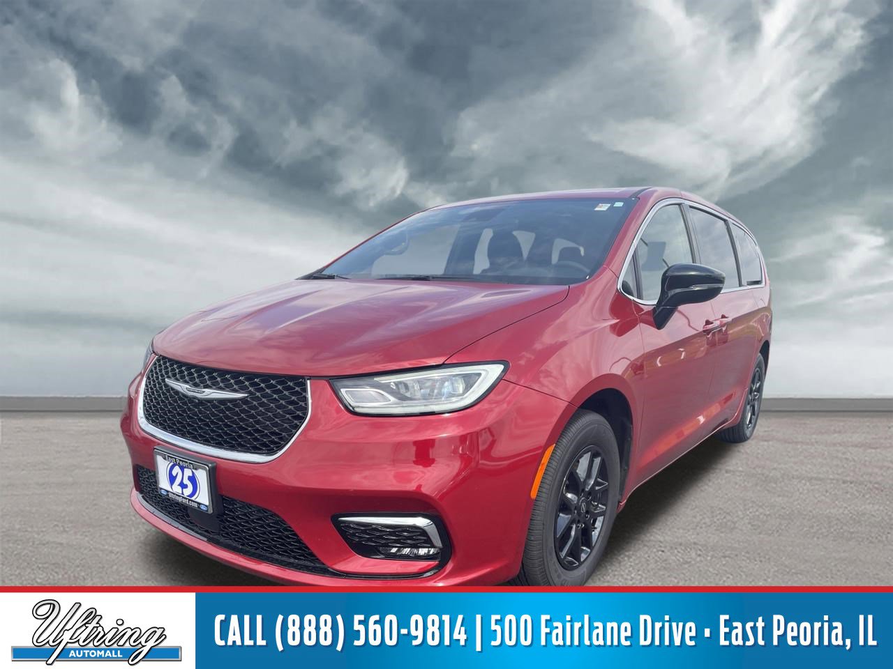 Used 2025 Chrysler Pacifica Select