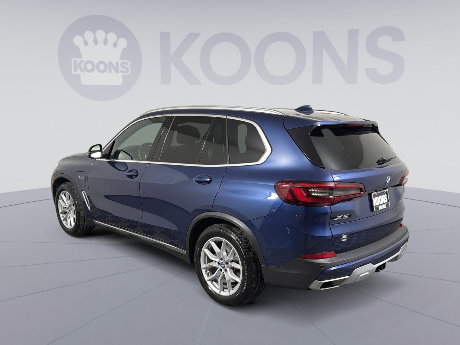 Used 2023 BMW X5 xDrive45e w/ Climate Comfort Package image 4