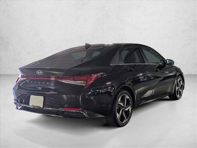 Used 2022 Hyundai Elantra SEL w/ Convenience + Premium Package FWD image 5