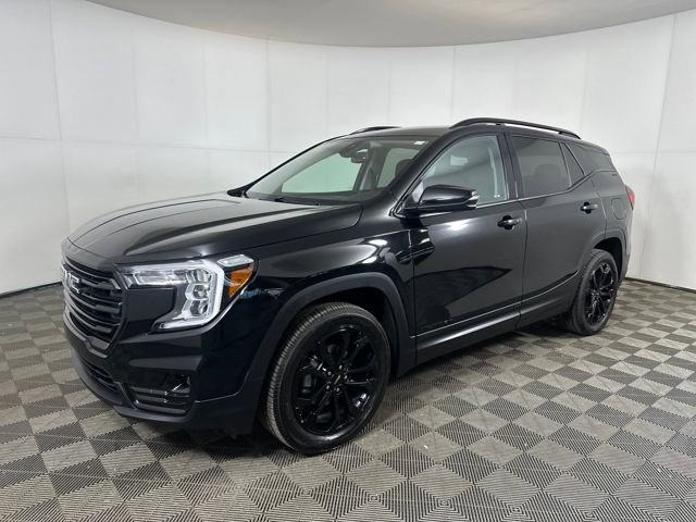 Used 2022 GMC Terrain SLT w/ Elevation Edition image 7