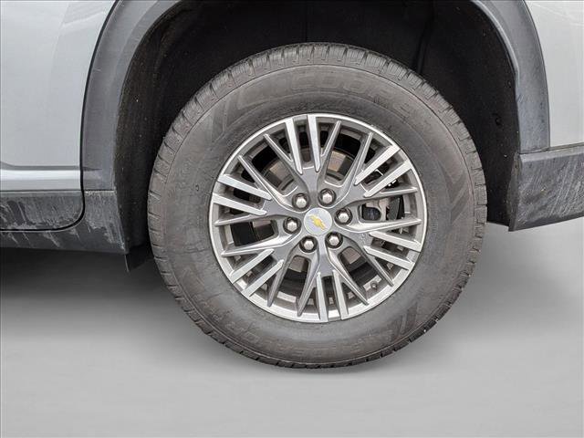 Used 2025 Chevrolet Traverse LT image 14