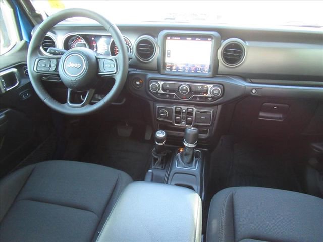 Used 2023 Jeep Gladiator Willys image 13