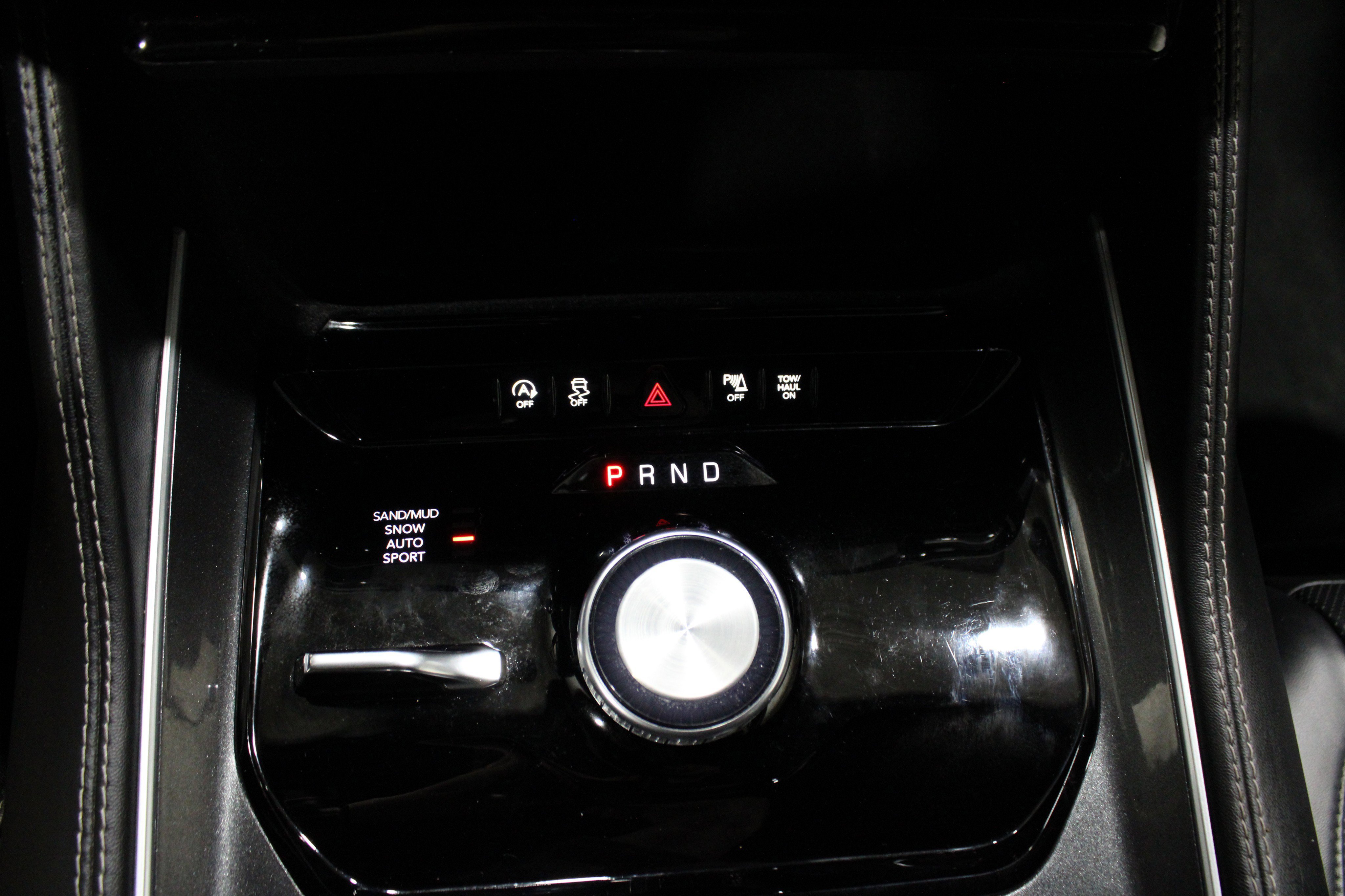 Used 2024 Jeep Wagoneer 4WD w/ Premium Group I image 24