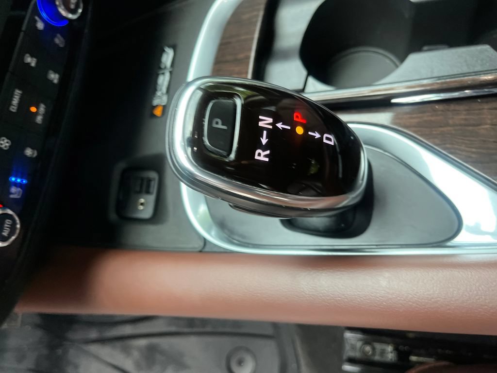 Used 2020 Buick Enclave Avenir w/ Avenir Technology Package FWD image 26