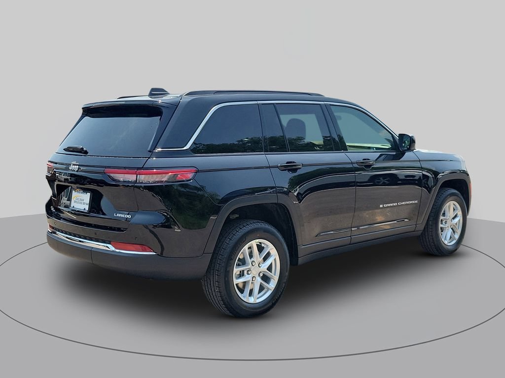 New 2026 Jeep Grand Cherokee Laredo X RWD image 3