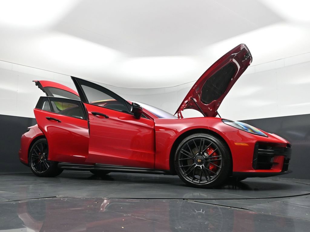 Certified 2026 Porsche Panamera GTS AWD/4WD image 35