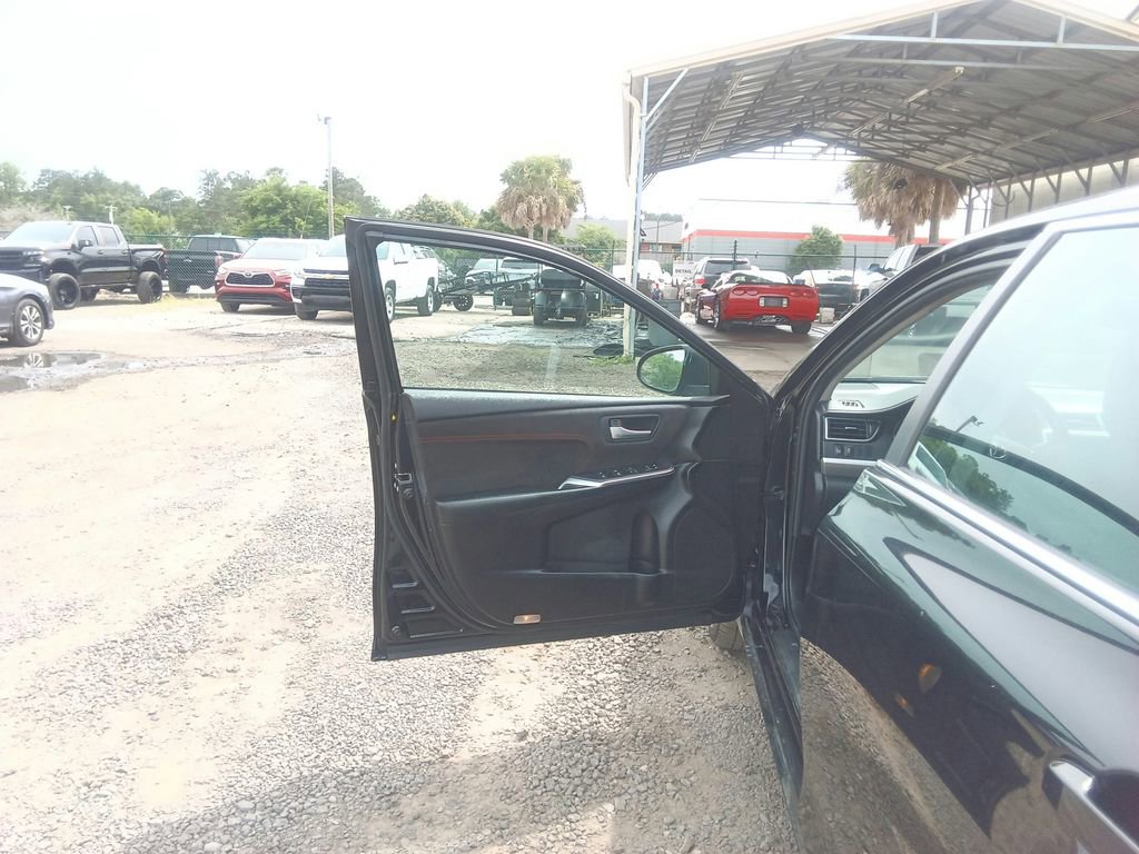 Used 2016 Toyota Camry XSE w/ Moonroof Package FWD image 15