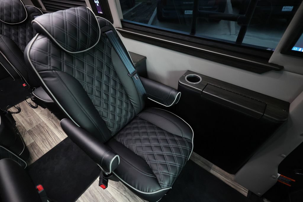 Used 2023 Mercedes-Benz Sprinter 3500 image 14