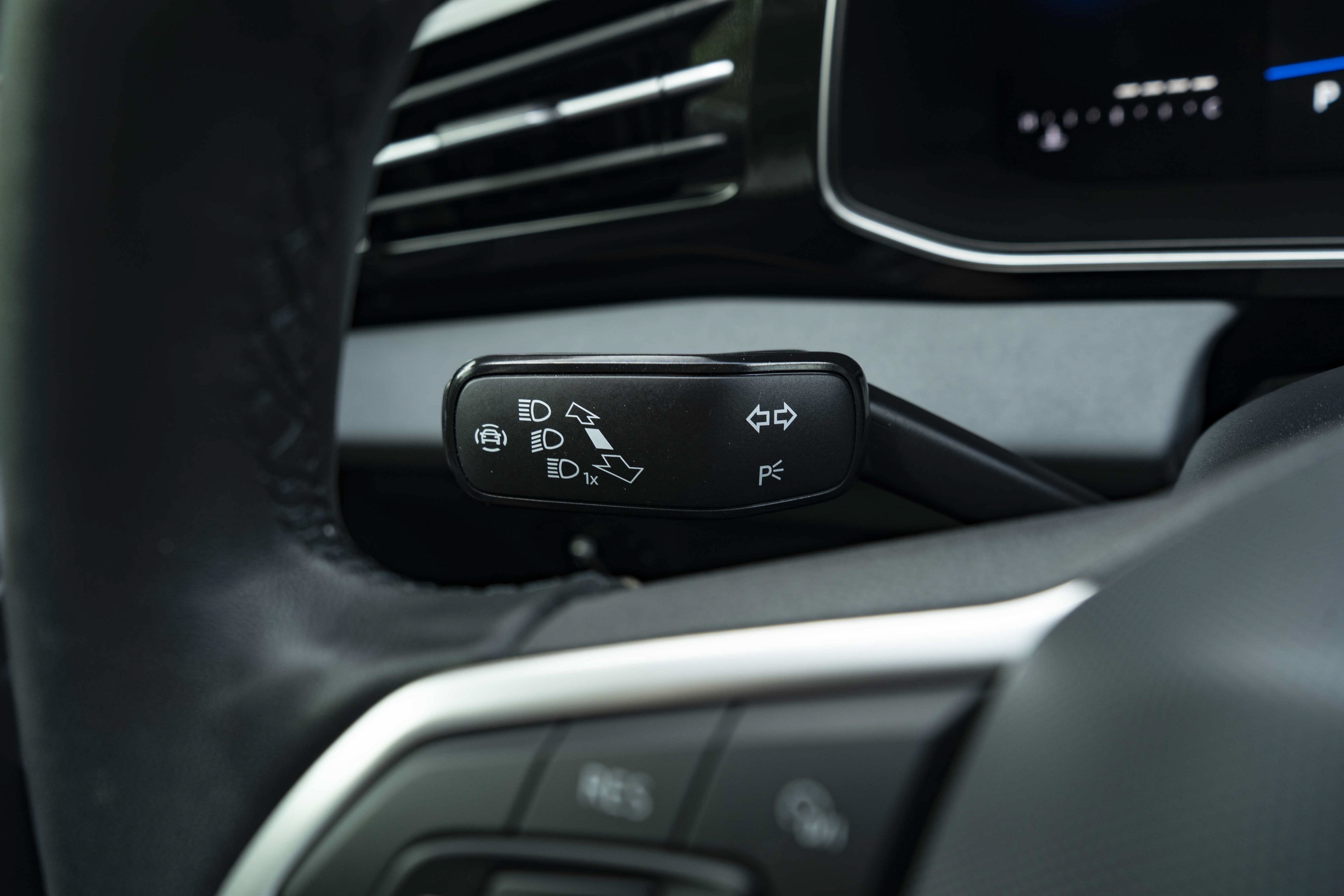 Certified 2026 Volkswagen Jetta SE FWD image 22