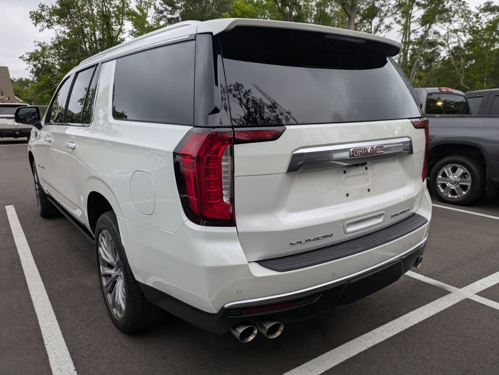 Used 2021 GMC Yukon XL Denali w/ Denali Premium Package AWD/4WD image 4