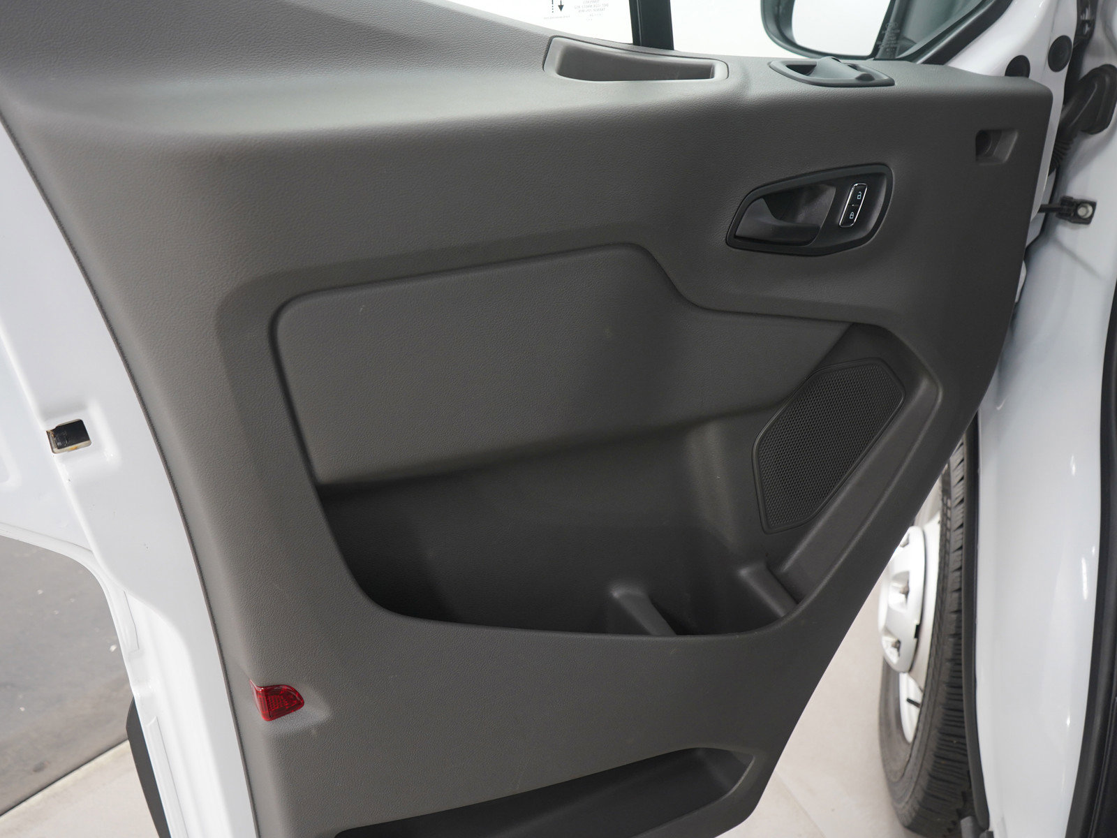 Used 2024 Ford Transit 350 XLT image 19