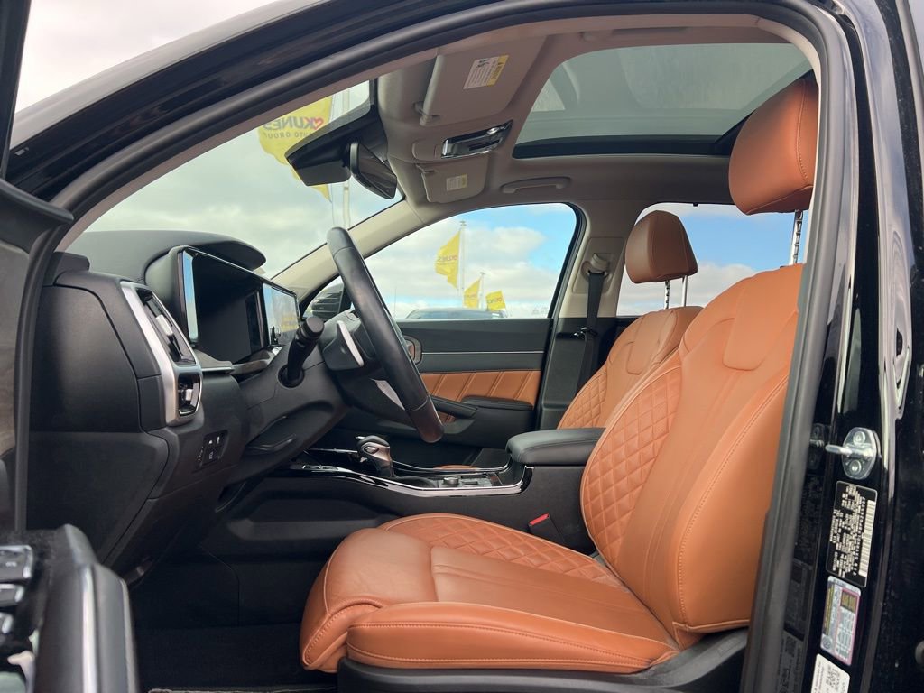 Used 2023 Kia Sorento SX Prestige image 13