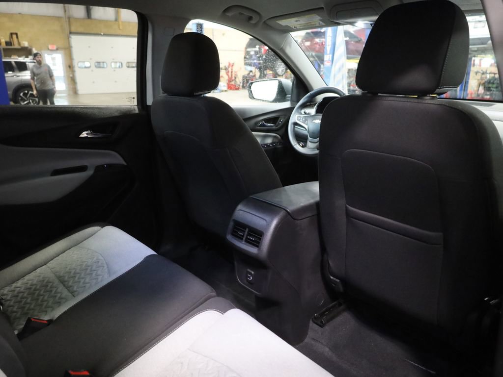 Used 2023 Chevrolet Equinox LT w/ Driver Convenience Package image 17