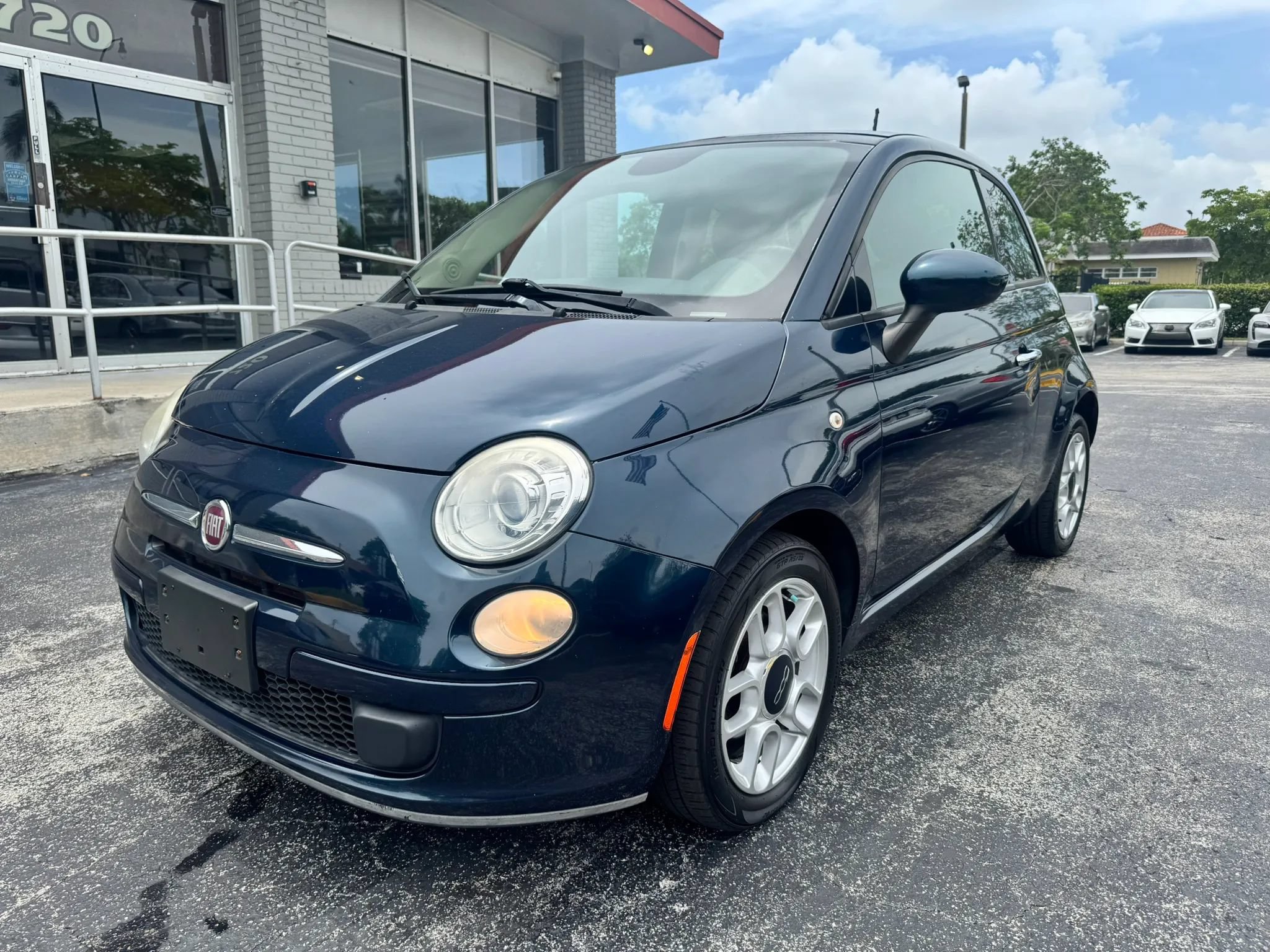 Used 2015 FIAT 500 Pop FWD image 1