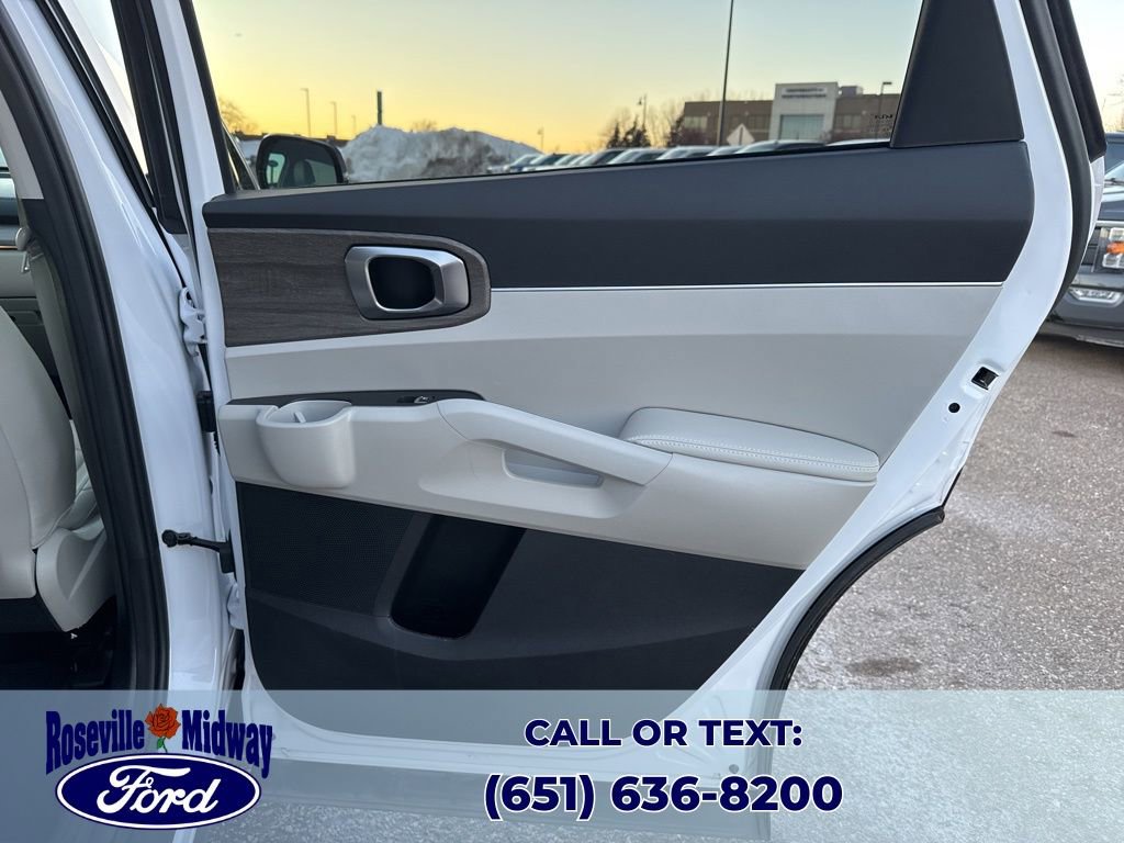 Used 2023 Kia Sorento EX image 38