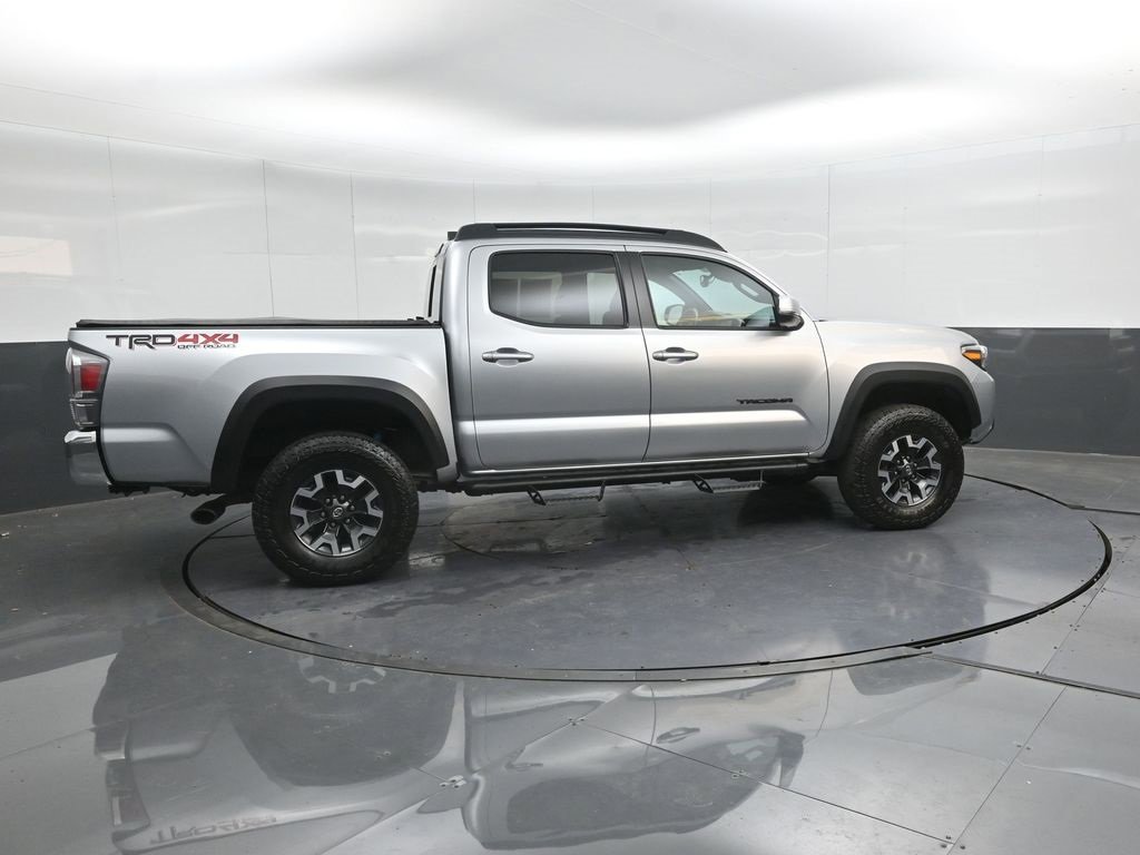 Used 2022 Toyota Tacoma TRD Off-Road image 3