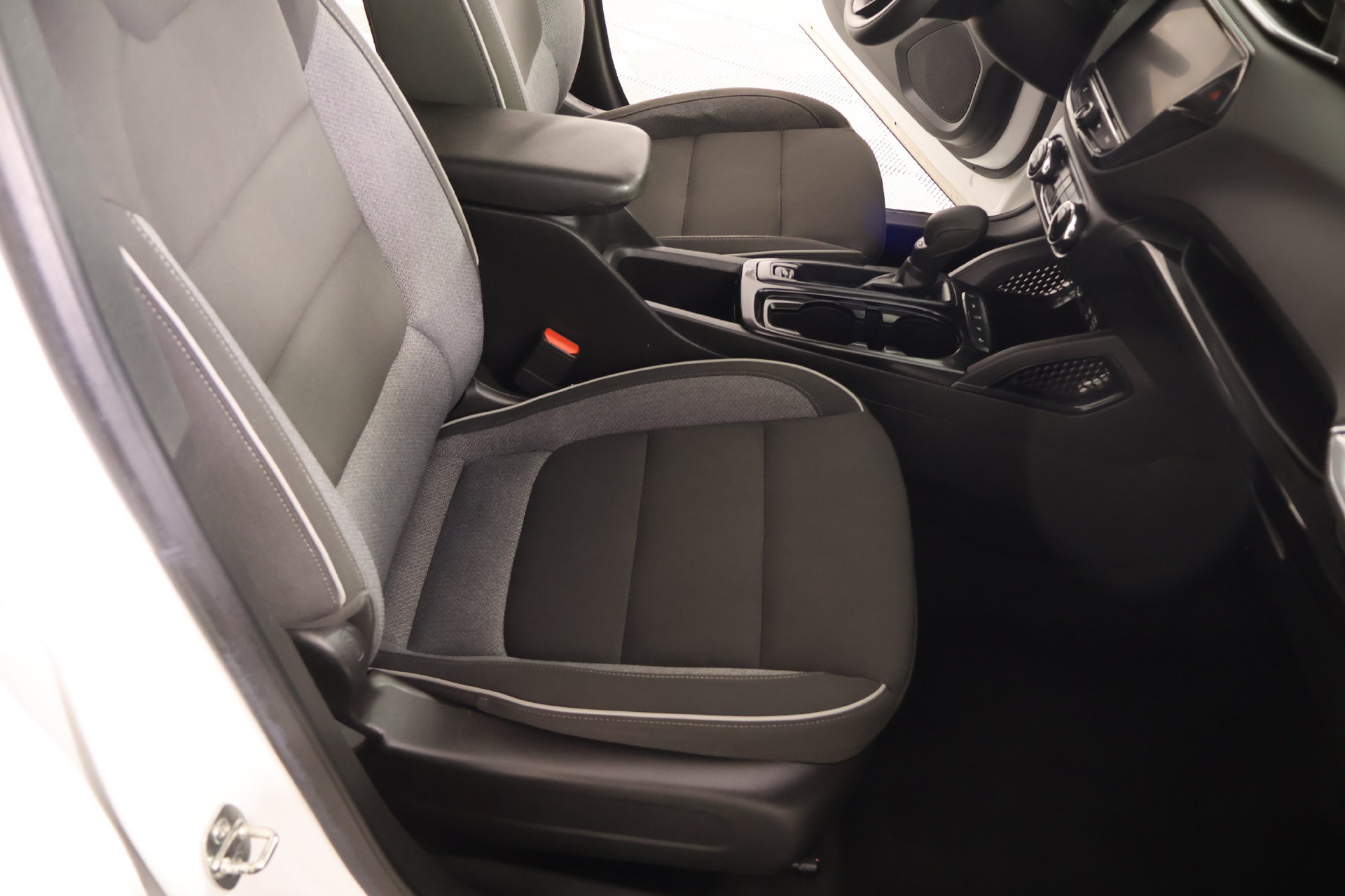 Used 2022 Chevrolet TrailBlazer LT w/ Convenience Package FWD image 13