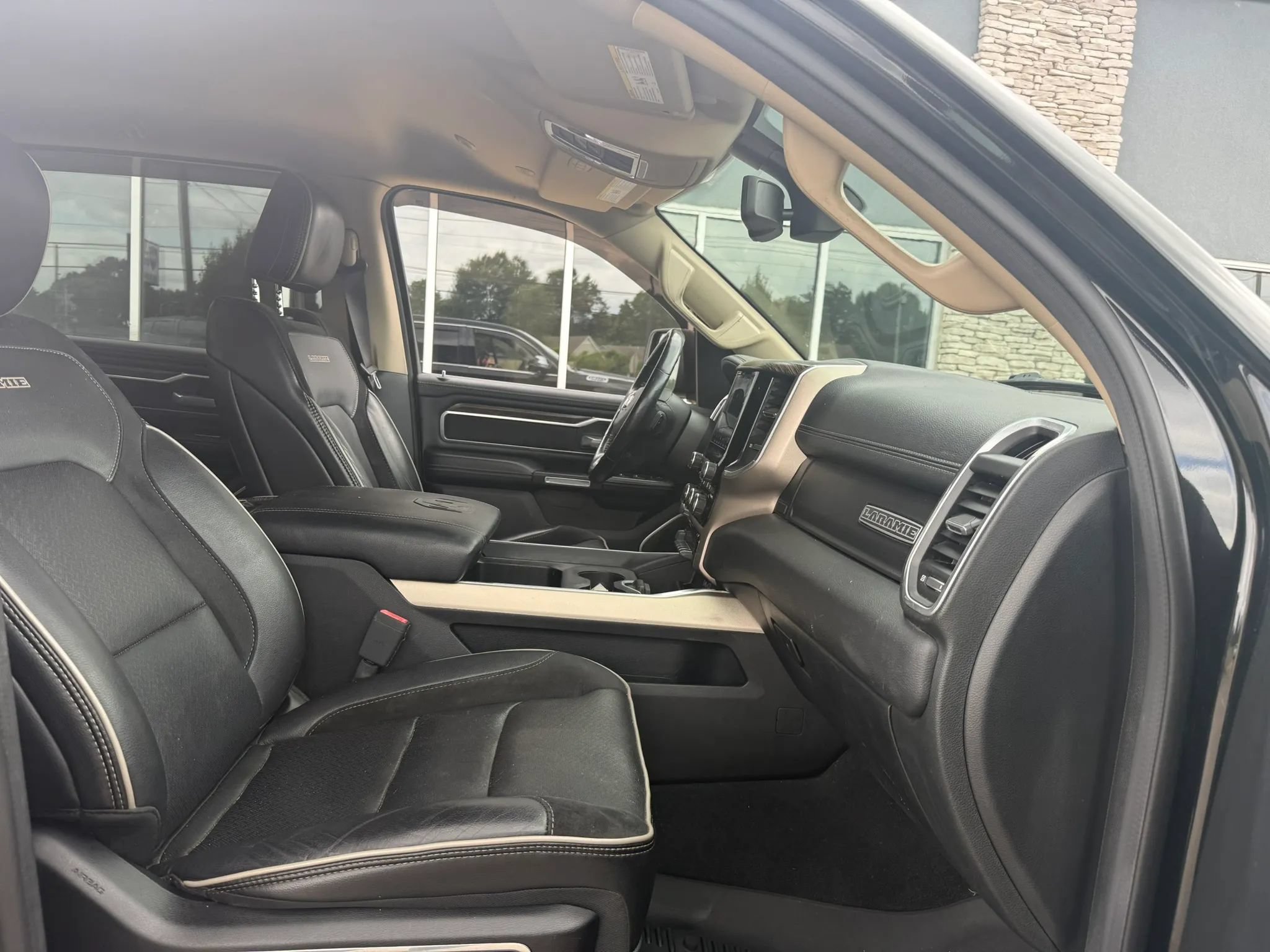 Used 2020 RAM 1500 Laramie AWD/4WD image 14