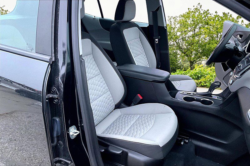 Used 2021 Chevrolet Equinox LS AWD/4WD image 26