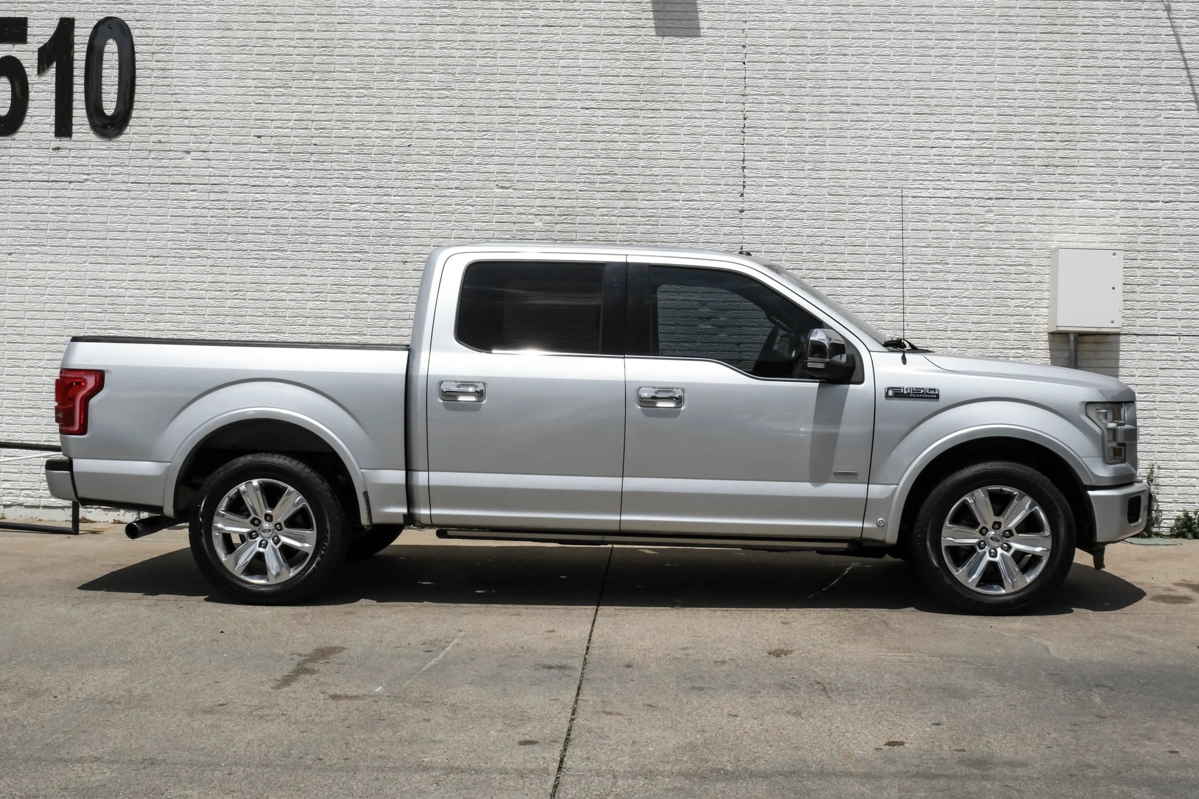 Used 2015 Ford F150 Platinum w/ Equipment Group 701A Luxury RWD image 7