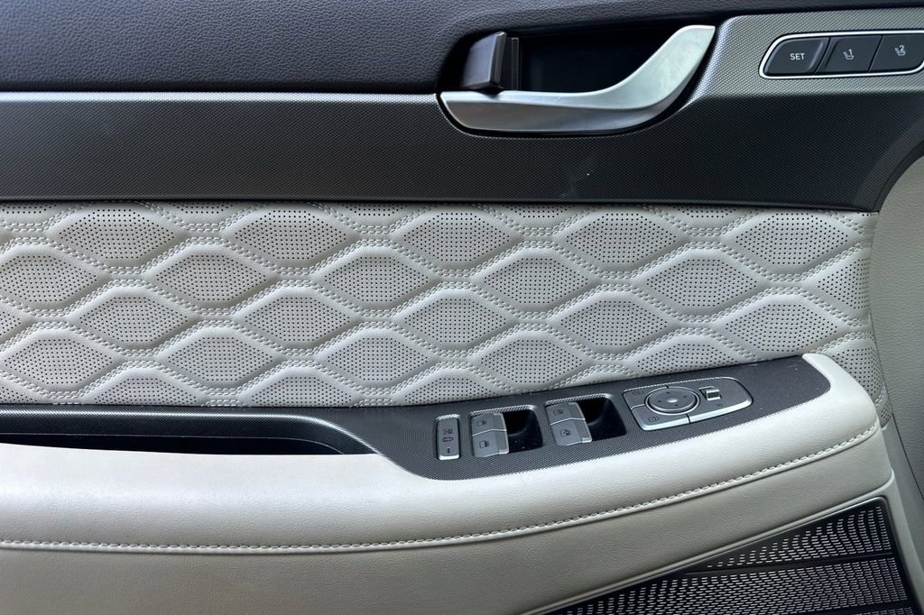 Used 2020 Hyundai Palisade Limited FWD image 11