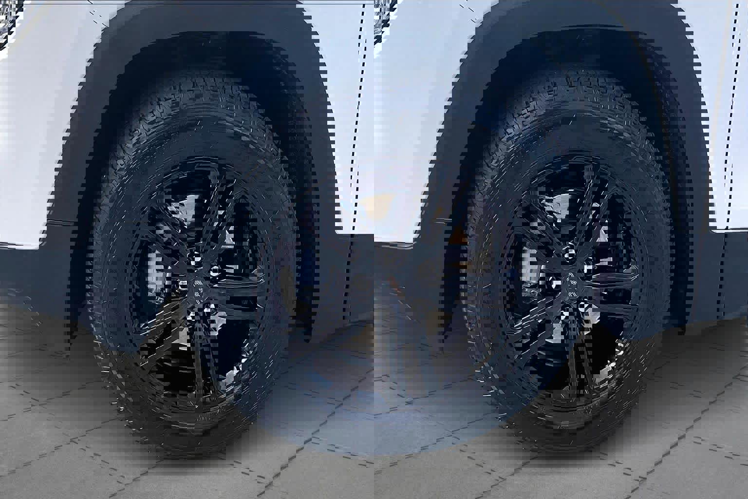 Used 2024 GMC Terrain AT4 w/ Infotainment Package II image 11