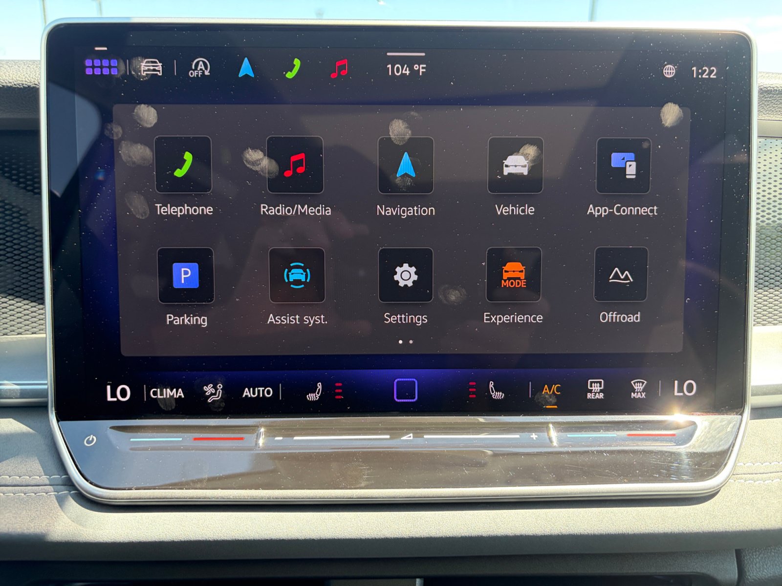 Used 2025 Volkswagen Tiguan SE w/ Panoramic Sunroof Package AWD/4WD image 31