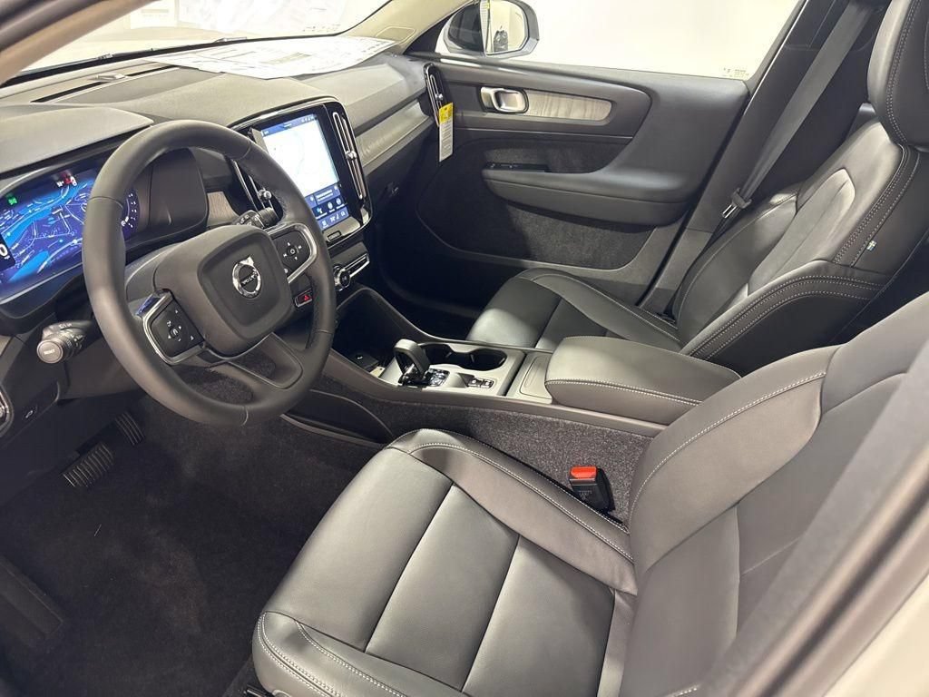 New 2026 Volvo XC40 B5 Core w/ Protection Package Premier AWD/4WD image 18