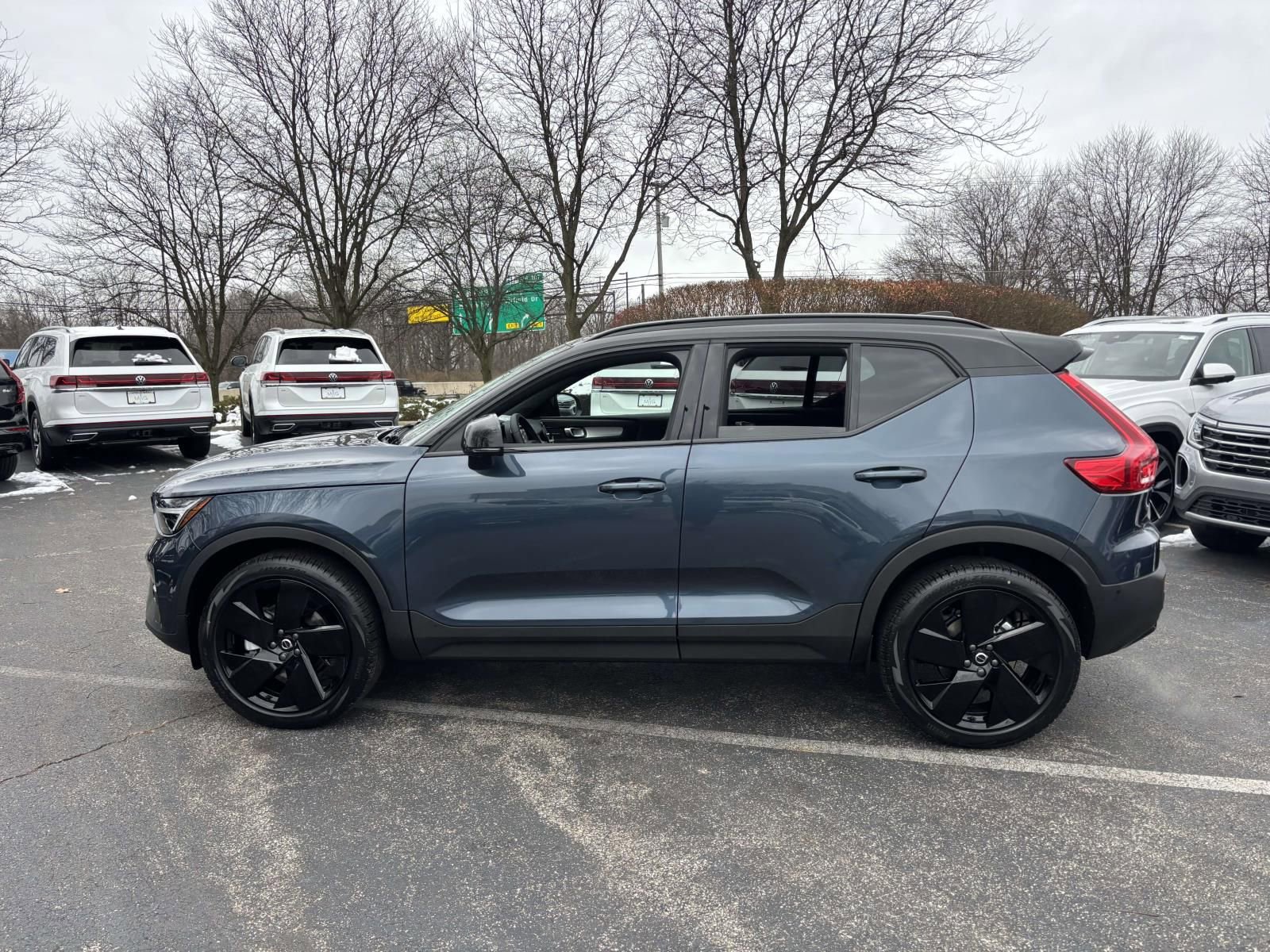 New 2026 Volvo XC40 B5 Ultra w/ Protection Package Premier AWD/4WD image 4