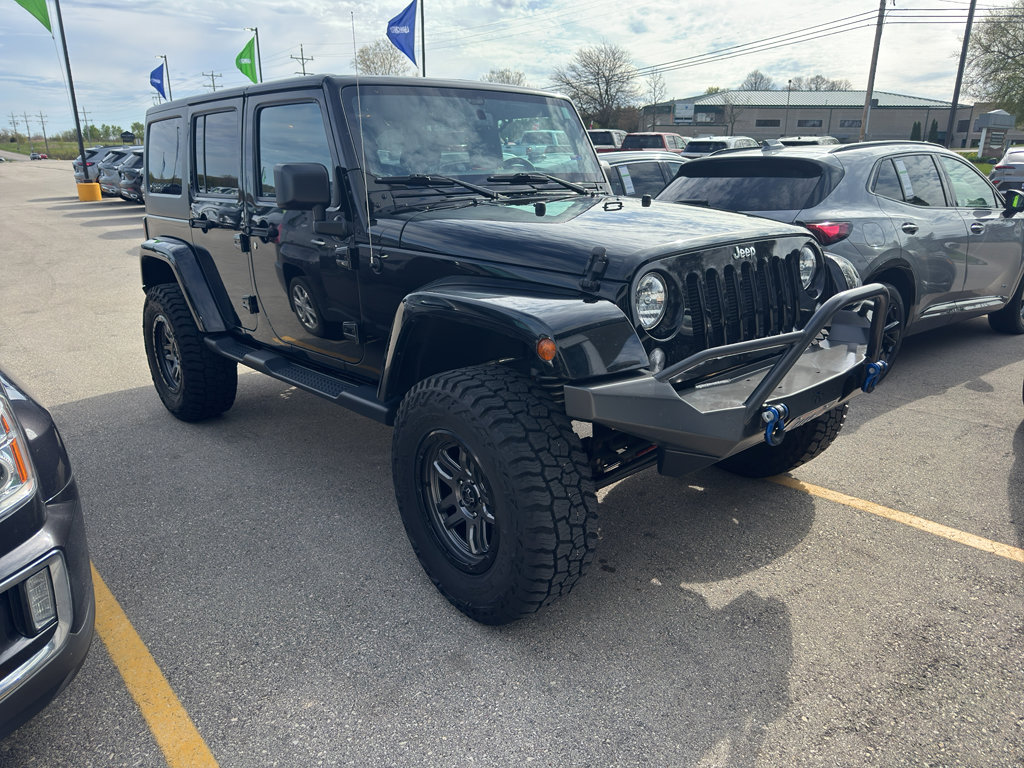 Used 2015 Jeep Wrangler Unlimited Sahara w/ Dual Top Group AWD/4WD image 2
