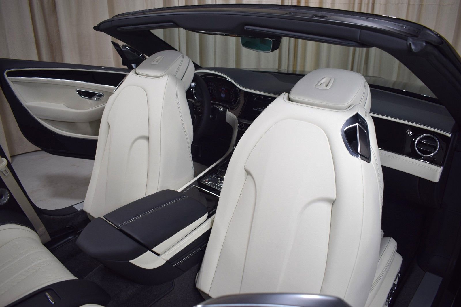 New 2025 Bentley Continental GTC AWD/4WD image 22