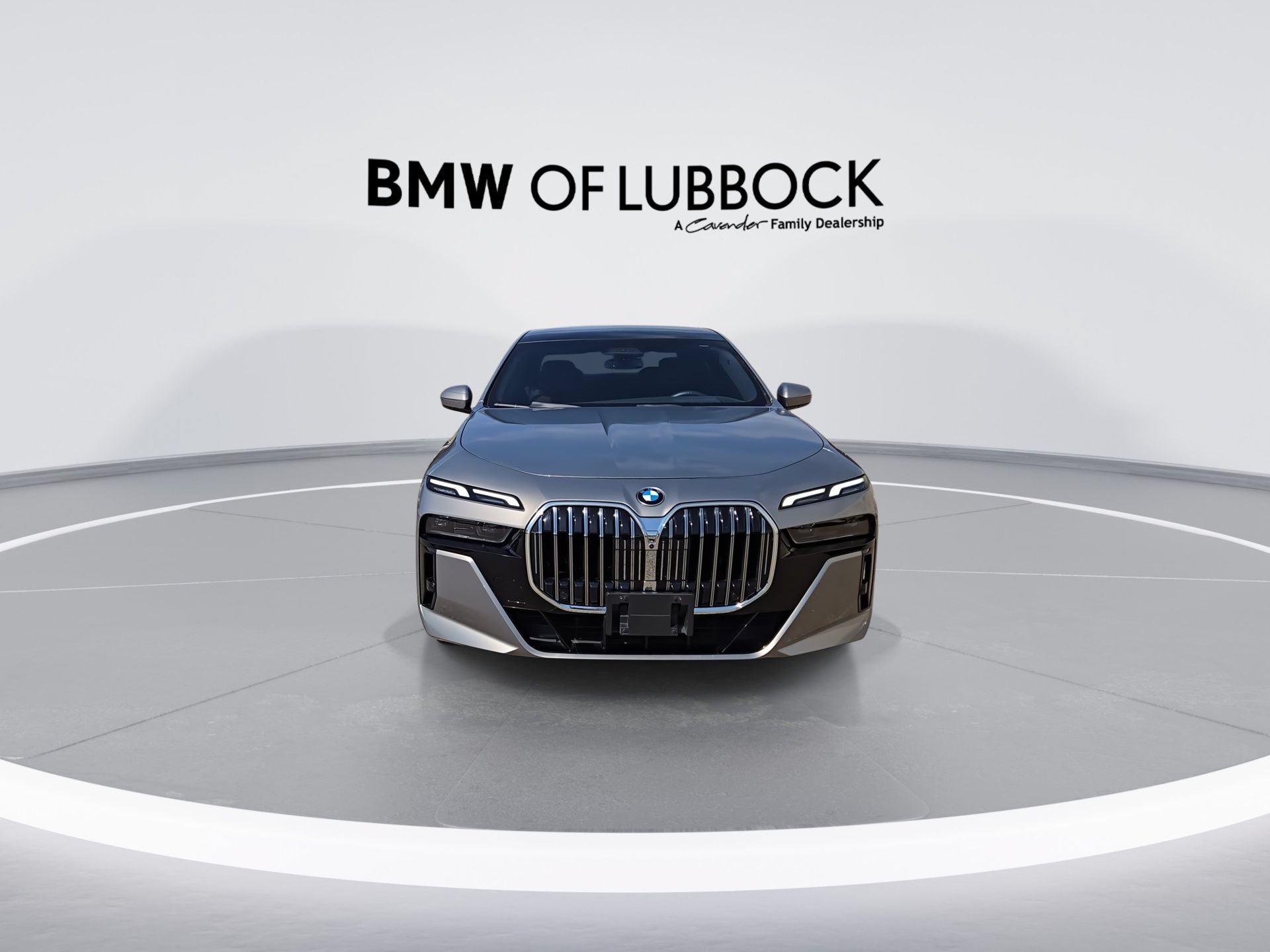 Used 2023 BMW 760i xDrive AWD/4WD image 3