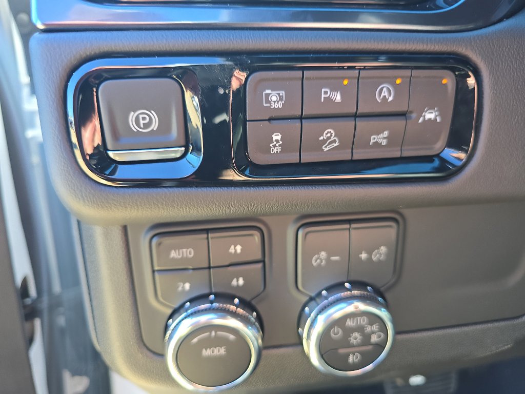 New 2026 GMC Yukon AT4 image 28