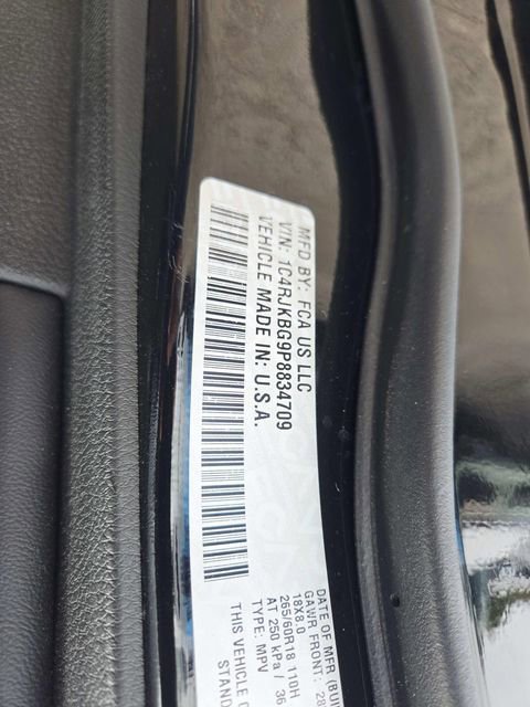 Used 2023 Jeep Grand Cherokee L Limited image 36