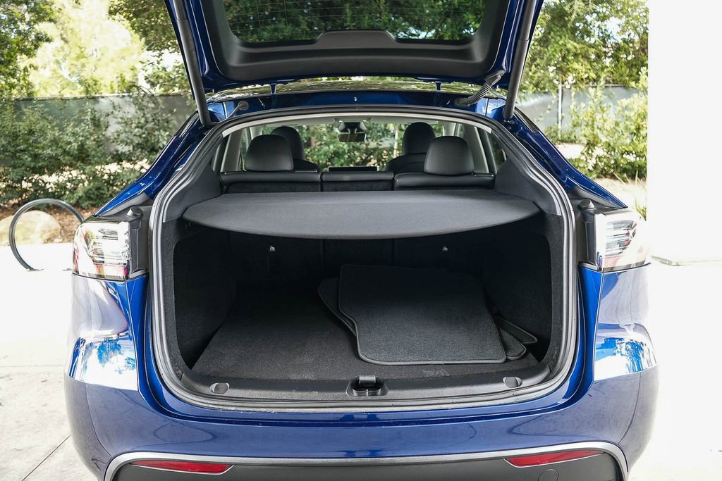 Used 2023 Tesla Model Y Long Range image 23