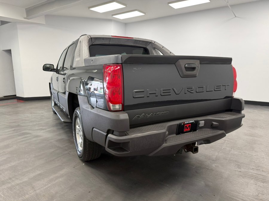 Used 2003 Chevrolet Avalanche 4x4 w/ Suspension Package, Off-Road image 6