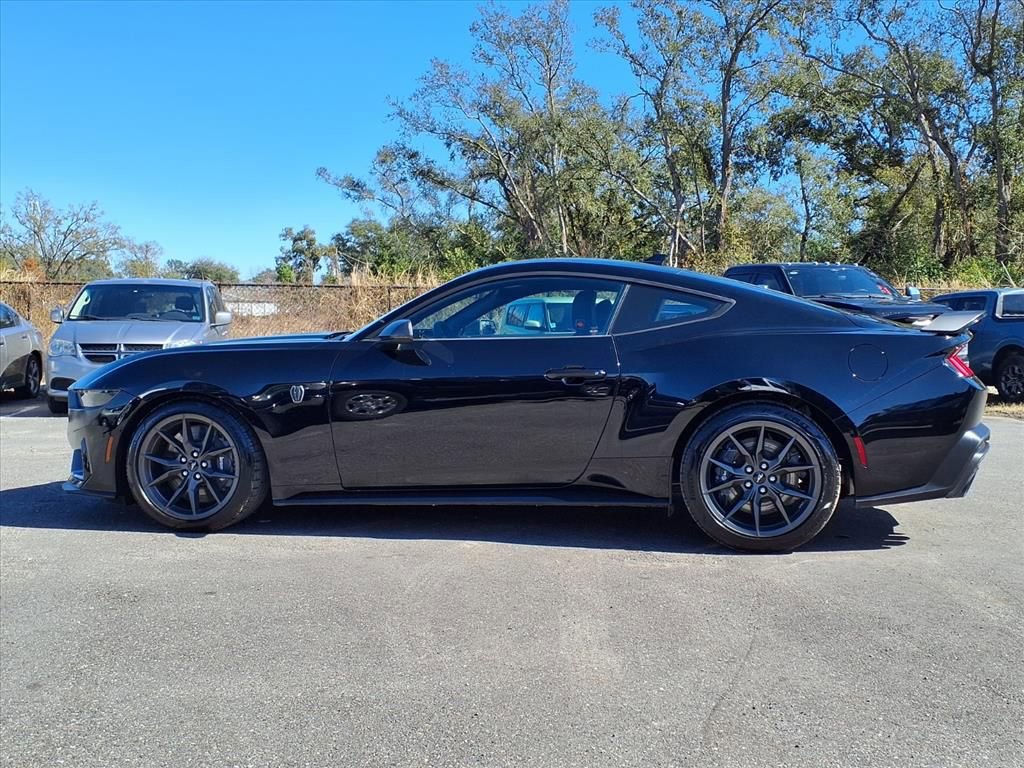 Used 2025 Ford Mustang Dark Horse image 4