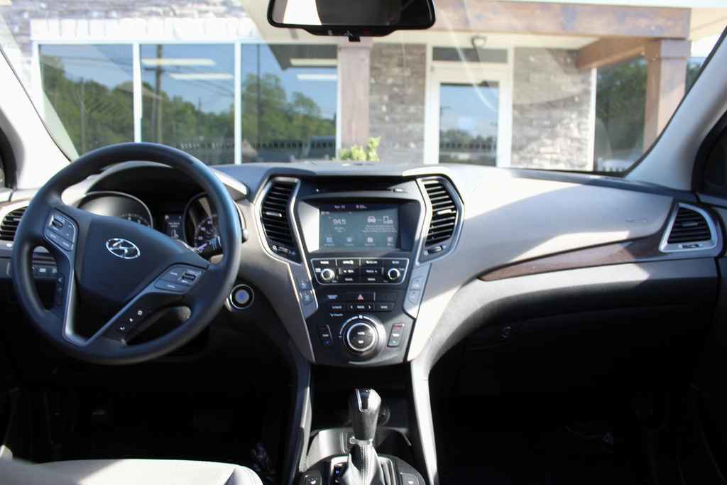 Used 2017 Hyundai Santa Fe Sport w/ 2.4L Value Package 06 FWD image 30